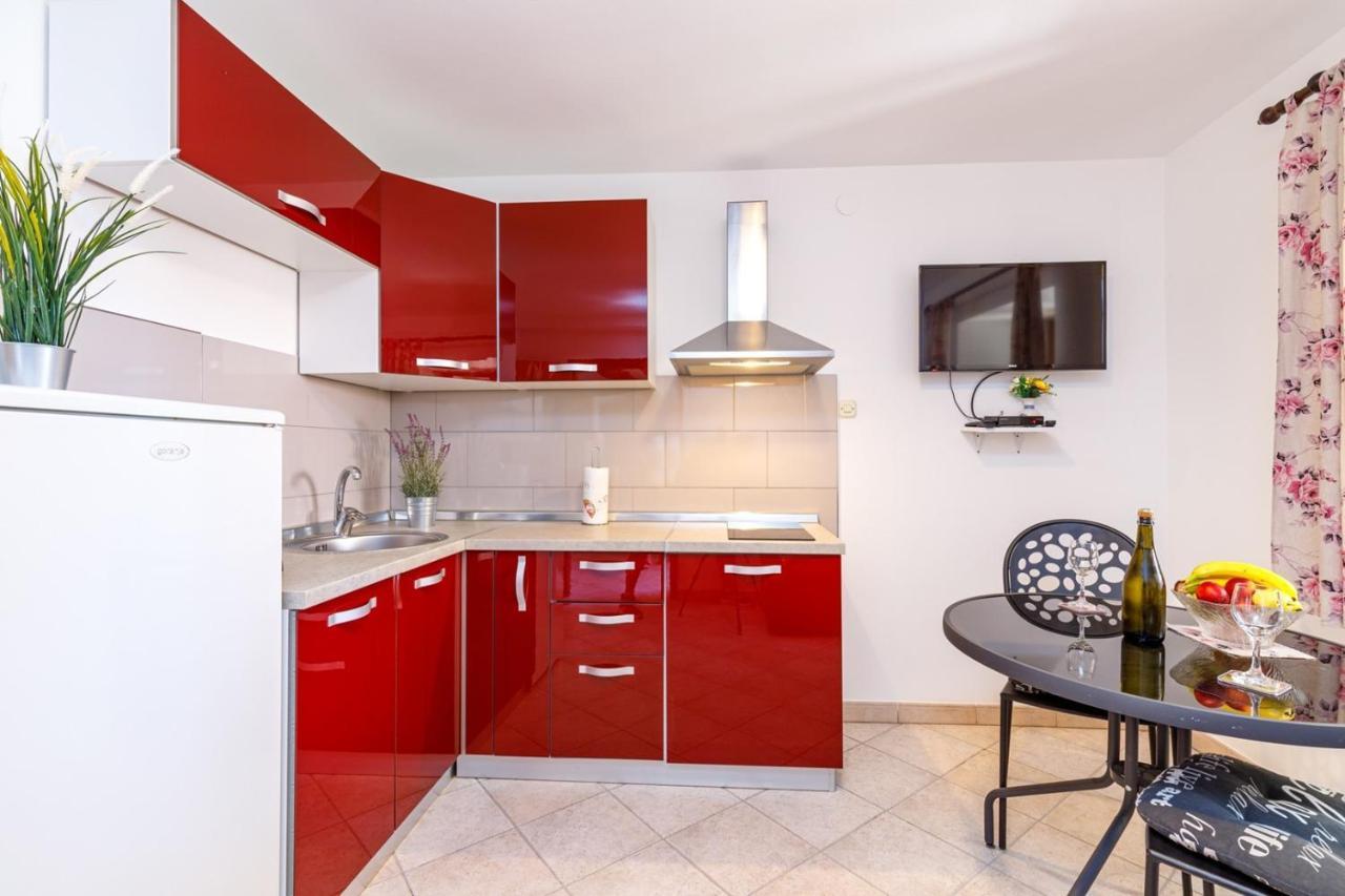 Apartments Mirjana Медулин Экстерьер фото