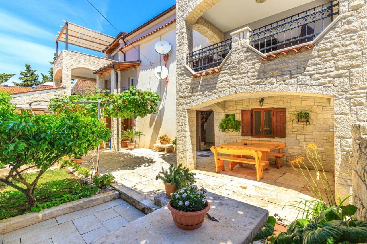 Apartments Mirjana Медулин Экстерьер фото