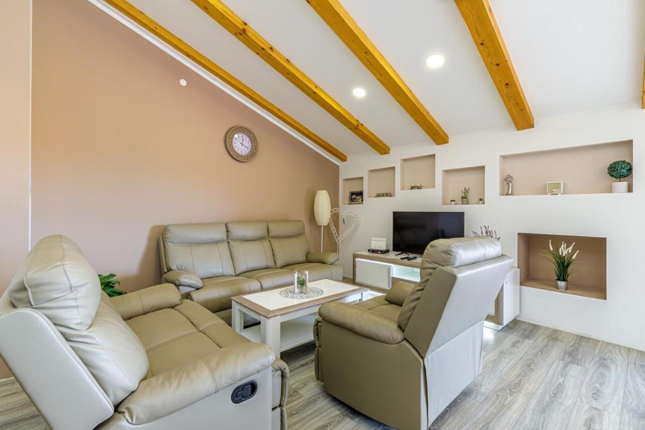 Apartments Mirjana Медулин Экстерьер фото